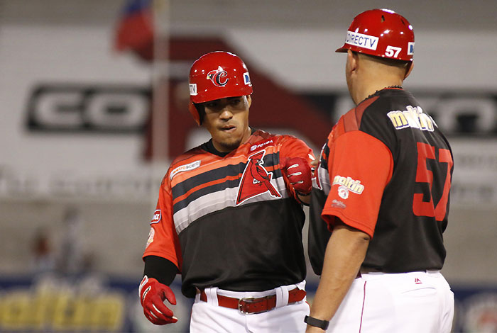 Cerveceros doblegan 8-2 a Cardenales y se acercan al título divisional