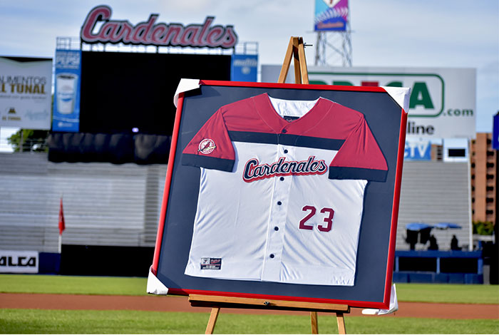 Cardenales de Lara retira este #7Dic uniformes de José Castillo y Luis  Valbuena - El Pitazo