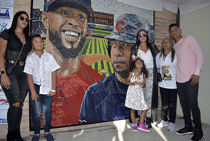 Cardenales de Lara retira este #7Dic uniformes de José Castillo y Luis  Valbuena - El Pitazo