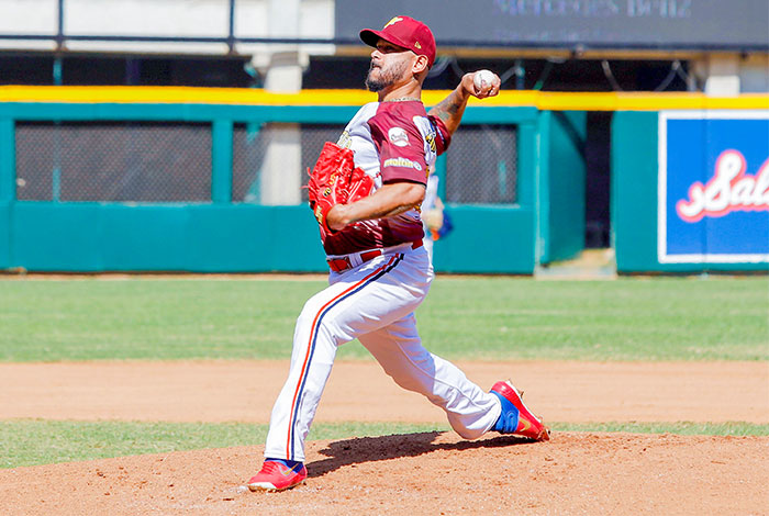 MAZATLAN, MEXICO - FEBRUARY 01: Willians Astudillo Los Caribes