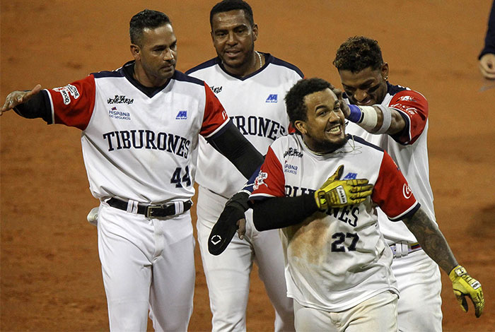 Shane Greene ya se uniformó con Cardenales - El ExtraBase