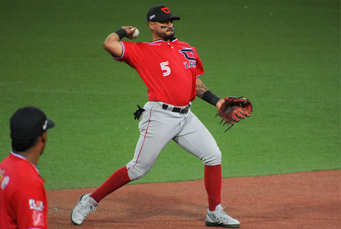 Ronald Acuña Sr. le aconsejó a su hijo que no abandone a los Tiburones de  La Guaira en plena final ante Leones del Caracas, así lo declaró…