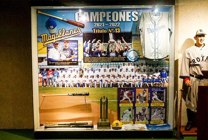 El título 13 del Magallanes ya tiene su vitrina en el Museo de Beisbol