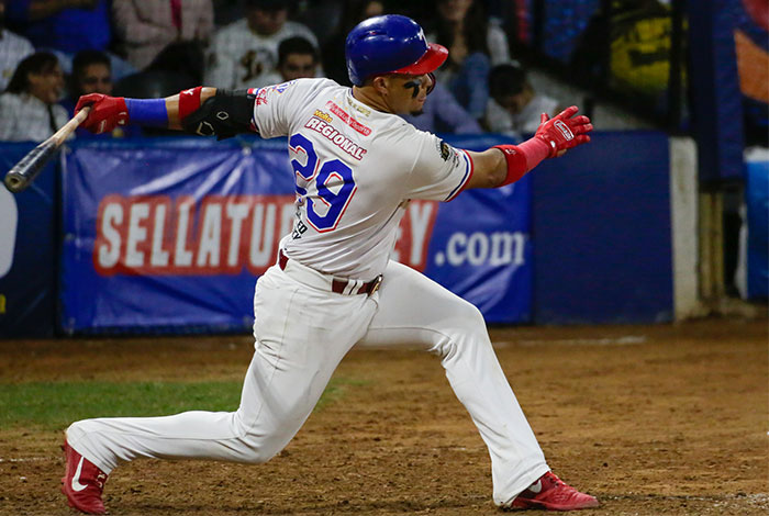 Conociendo el beisbol ayer y hoy - Luis Aparicio Jr, Con Los Tiburones De  La Guaira Jugó 13 temporadas en Venezuela En el Beisbol Profesional  venezolano jugó con Gavilanes, Los Leones del