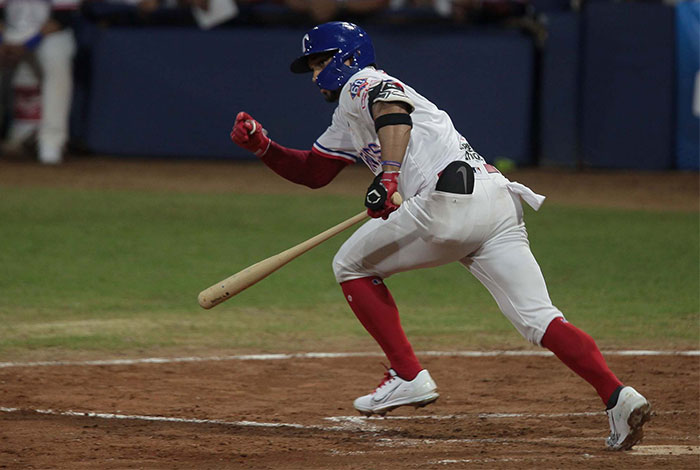 Conociendo el beisbol ayer y hoy - Luis Aparicio Jr, Con Los Tiburones De  La Guaira Jugó 13 temporadas en Venezuela En el Beisbol Profesional  venezolano jugó con Gavilanes, Los Leones del